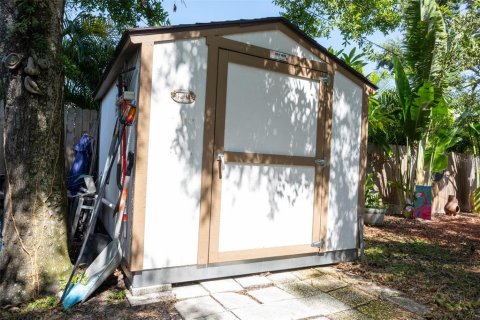 House in Saint Petersburg, Florida 3 bedrooms, 120.4 sq.m. № 1849378 - photo 15