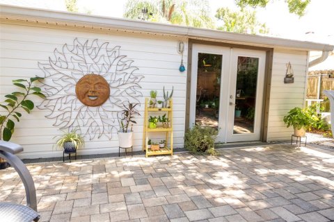 House in Saint Petersburg, Florida 3 bedrooms, 120.4 sq.m. № 1849378 - photo 25