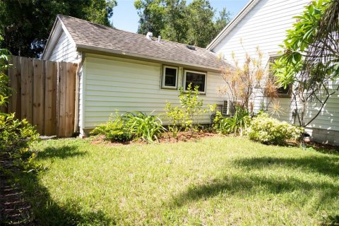 House in Saint Petersburg, Florida 3 bedrooms, 120.4 sq.m. № 1849378 - photo 9
