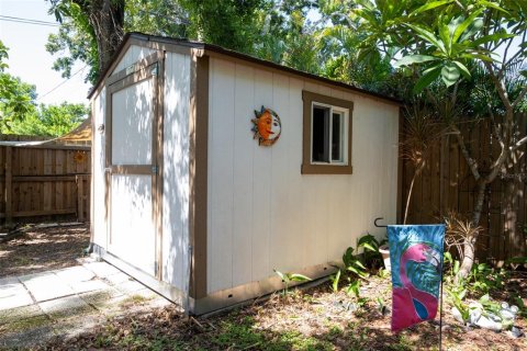 House in Saint Petersburg, Florida 3 bedrooms, 120.4 sq.m. № 1849378 - photo 16