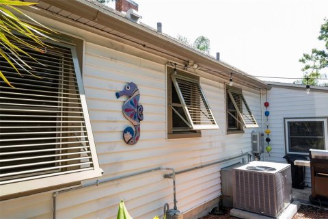 House in Saint Petersburg, Florida 3 bedrooms, 120.4 sq.m. № 1849378 - photo 20