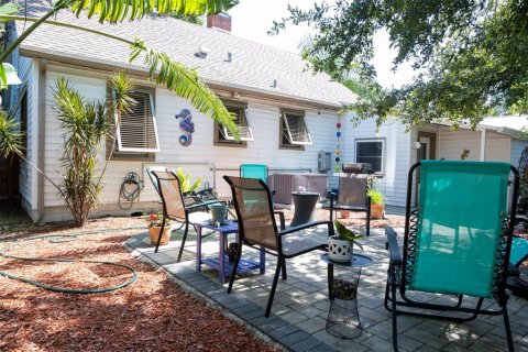 House in Saint Petersburg, Florida 3 bedrooms, 120.4 sq.m. № 1849378 - photo 17
