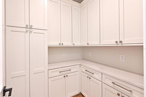 Купить виллу или дом в Холмс-Бич, Флорида 9 комнат, 311.78м2, № 2101835 - фото 15