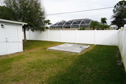 House in Sebastian, Florida 3 bedrooms, 124.58 sq.m. № 2080265 - photo 25