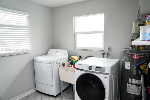 House in Sebastian, Florida 3 bedrooms, 124.58 sq.m. № 2080265 - photo 21