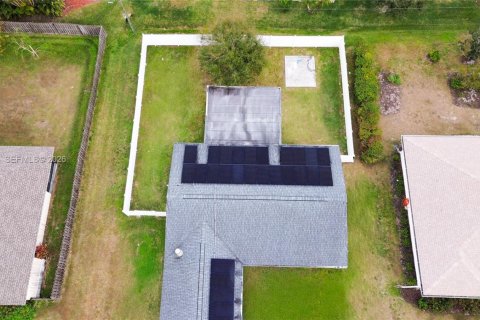 House in Sebastian, Florida 3 bedrooms, 124.58 sq.m. № 2080265 - photo 2