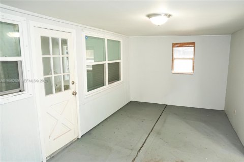 House in Sebastian, Florida 3 bedrooms, 124.58 sq.m. № 2080265 - photo 23