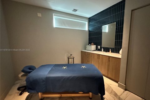 Condo in Miami, Florida, 2 bedrooms № 1936528 - photo 19