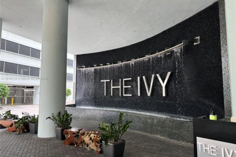 Condo in Miami, Florida, 2 bedrooms № 1936528 - photo 24