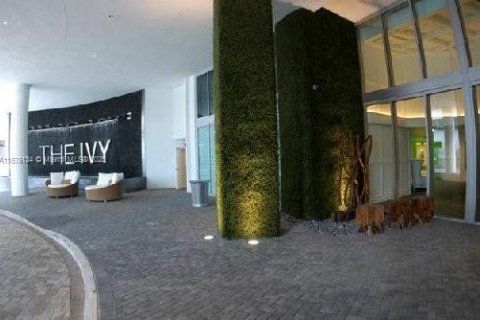 Condo in Miami, Florida, 2 bedrooms № 1936528 - photo 1