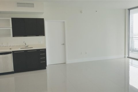 Condo in Miami, Florida, 2 bedrooms № 1936528 - photo 6