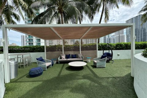 Condo in Miami, Florida, 2 bedrooms № 1936528 - photo 16