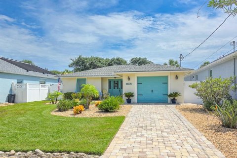 House in Flagler Beach, Florida 3 bedrooms, 129.04 sq.m. № 2329392