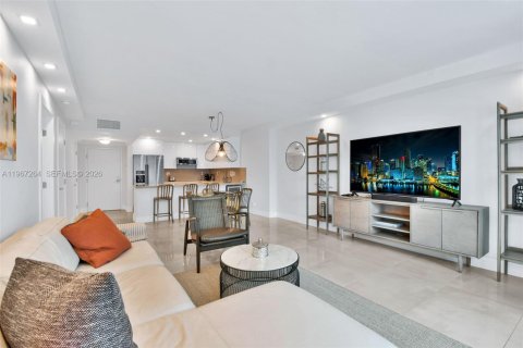 Condo in Miami Beach, Florida, 1 bedroom  № 2040386 - photo 4