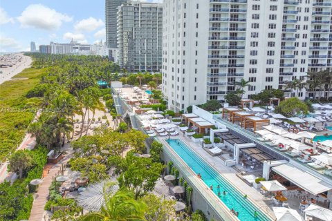 Condo in Miami Beach, Florida, 1 bedroom  № 2040386 - photo 14
