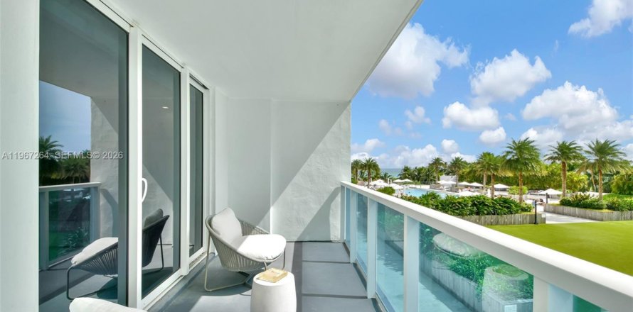 Condo in Miami Beach, Florida, 1 bedroom  № 2040386