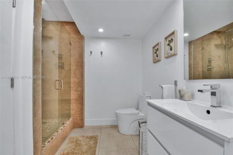 Condo in Miami Beach, Florida, 1 bedroom  № 2040386 - photo 11