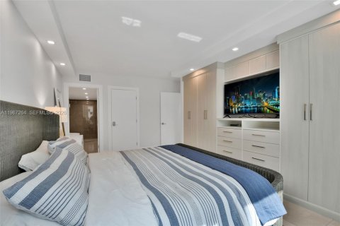 Condo in Miami Beach, Florida, 1 bedroom  № 2040386 - photo 9