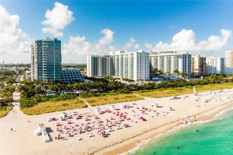 Condo in Miami Beach, Florida, 1 bedroom  № 2040386 - photo 3