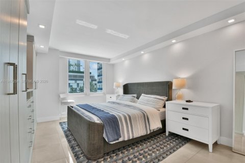 Condo in Miami Beach, Florida, 1 bedroom  № 2040386 - photo 8