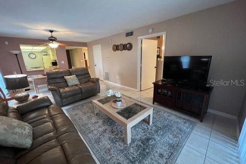 Copropriété à louer à Sarasota, Floride: 2 chambres, 98.94 m2 № 1115343 - photo 8