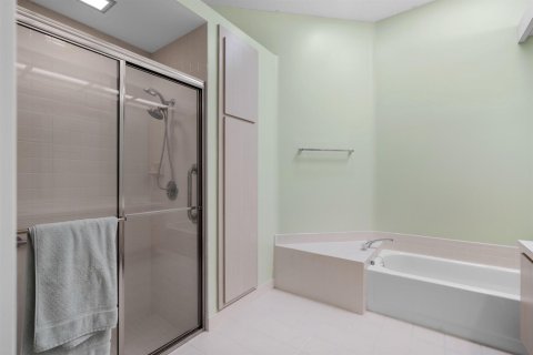 Купить виллу или дом в Хоб-Саунд, Флорида 10 комнат, 187.38м2, № 2186565 - фото 15