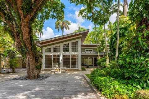 Villa ou maison à vendre à Miami, Floride: 13 chambres, 1101.36 m2 № 1966323 - photo 15