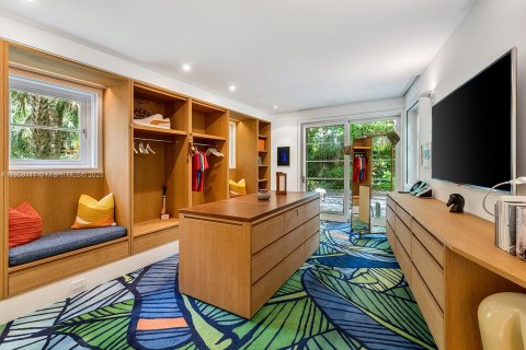 Villa ou maison à vendre à Miami, Floride: 13 chambres, 1101.36 m2 № 1966323 - photo 14