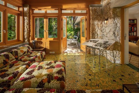 Villa ou maison à vendre à Miami, Floride: 13 chambres, 1101.36 m2 № 1966323 - photo 24