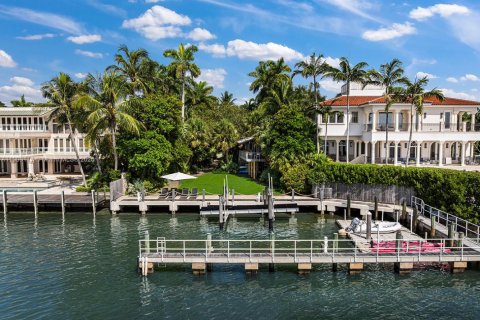 Villa ou maison à vendre à Miami, Floride: 13 chambres, 1101.36 m2 № 1966323 - photo 6