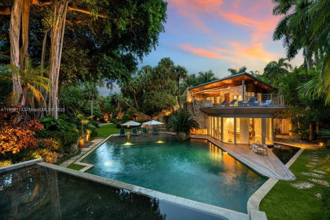 Villa ou maison à vendre à Miami, Floride: 13 chambres, 1101.36 m2 № 1966323 - photo 4
