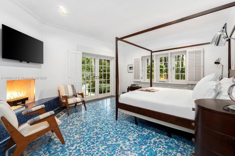 Villa ou maison à vendre à Miami, Floride: 13 chambres, 1101.36 m2 № 1966323 - photo 19