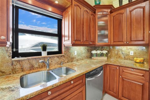 Casa en venta en Hallandale Beach, Florida, 3 dormitorios, 156.08 m2 № 1857612 - foto 9