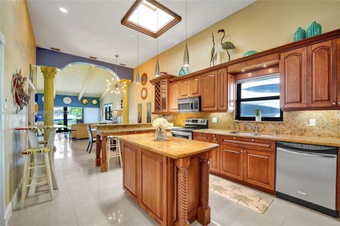 Casa en venta en Hallandale Beach, Florida, 3 dormitorios, 156.08 m2 № 1857612 - foto 10