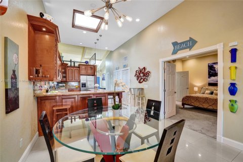 Casa en venta en Hallandale Beach, Florida, 3 dormitorios, 156.08 m2 № 1857612 - foto 14