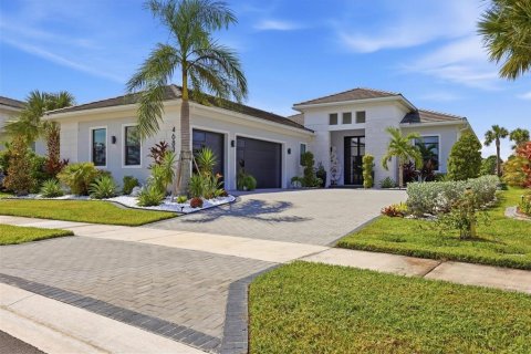 House in Sarasota, Florida 3 bedrooms, 256.87 sq.m. № 2402779