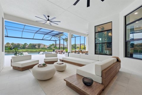 House in Sarasota, Florida 3 bedrooms, 256.87 sq.m. № 2402779 - photo 22