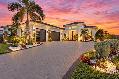 House in Sarasota, Florida 3 bedrooms, 256.87 sq.m. № 2402779 - photo 24