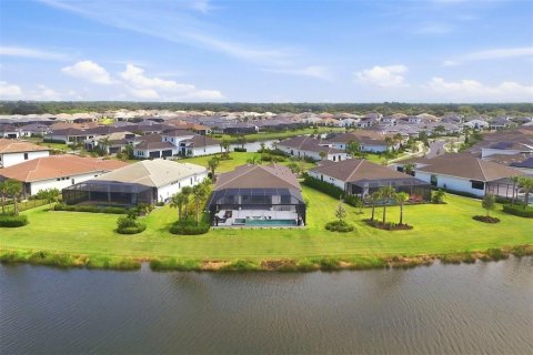 House in Sarasota, Florida 3 bedrooms, 256.87 sq.m. № 2402779 - photo 28