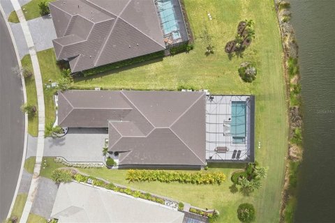 House in Sarasota, Florida 3 bedrooms, 256.87 sq.m. № 2402779 - photo 27
