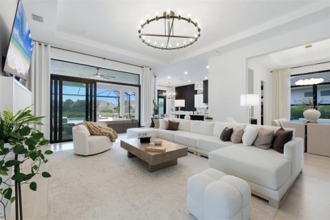 House in Sarasota, Florida 3 bedrooms, 256.87 sq.m. № 2402779 - photo 6