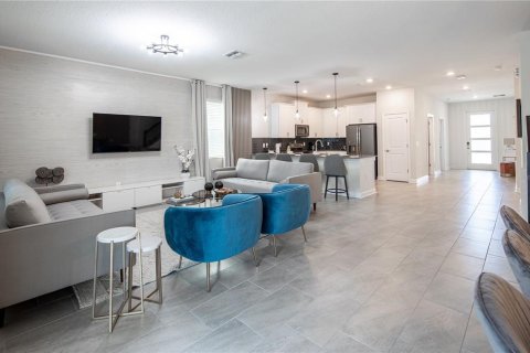 Casa en venta en Davenport, Florida, 7 dormitorios, 373.28 m2 № 2204337 - foto 2
