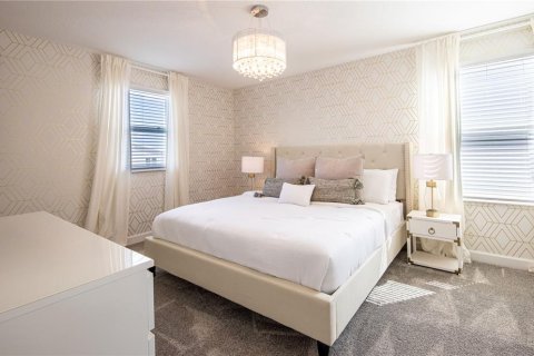 Casa en venta en Davenport, Florida, 7 dormitorios, 373.28 m2 № 2204337 - foto 13