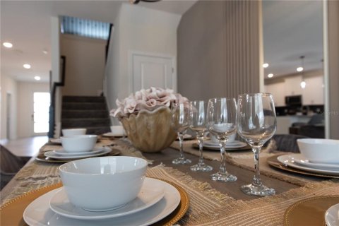 Casa en venta en Davenport, Florida, 7 dormitorios, 373.28 m2 № 2204337 - foto 5