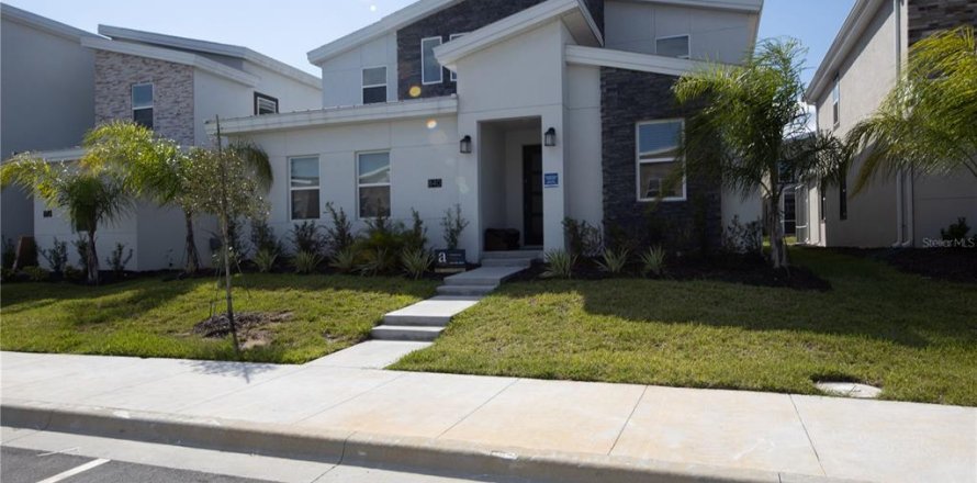 Casa en Davenport, Florida 7 dormitorios, 373.28 m2 № 2204337