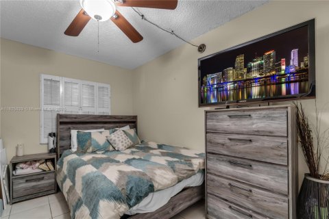 Condo in Miami, Florida, 3 bedrooms № 1934761 - photo 26