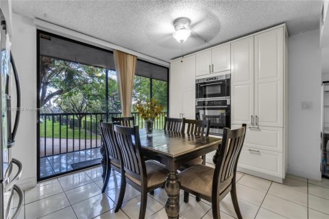 Condo in Miami, Florida, 3 bedrooms № 1934761 - photo 6