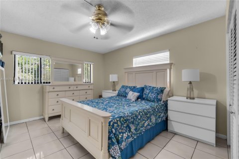 Condo in Miami, Florida, 3 bedrooms № 1934761 - photo 12
