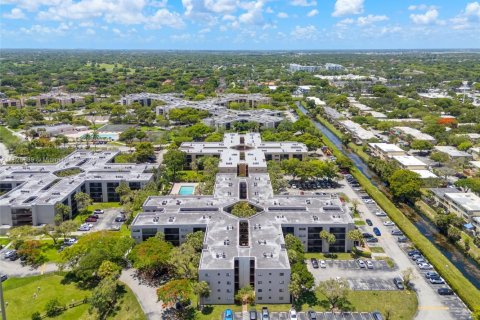 Condo in Miami, Florida, 3 bedrooms № 1934761 - photo 24