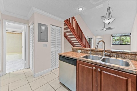 Touwnhouse à vendre à North Lauderdale, Floride: 2 chambres, 110.18 m2 № 2249291 - photo 10